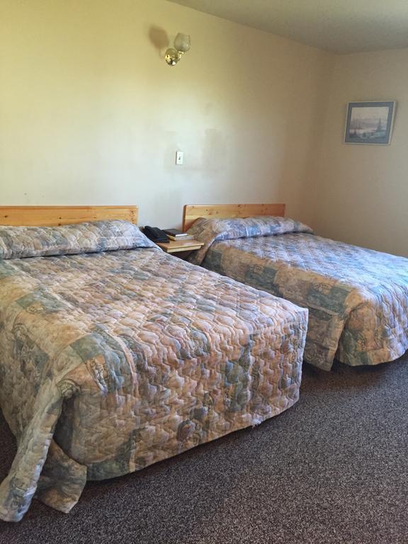 Wakiki Motel & Lounge Meadow Lake Quarto foto