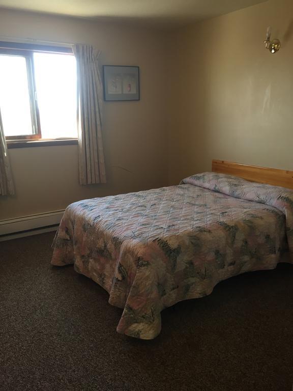 Wakiki Motel & Lounge Meadow Lake Quarto foto